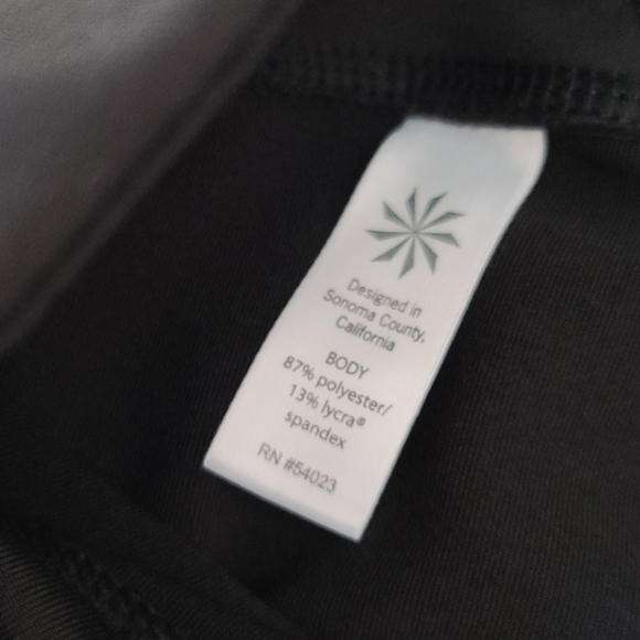 Athleta medium tall Capri NWOT - Picture 3 of 6